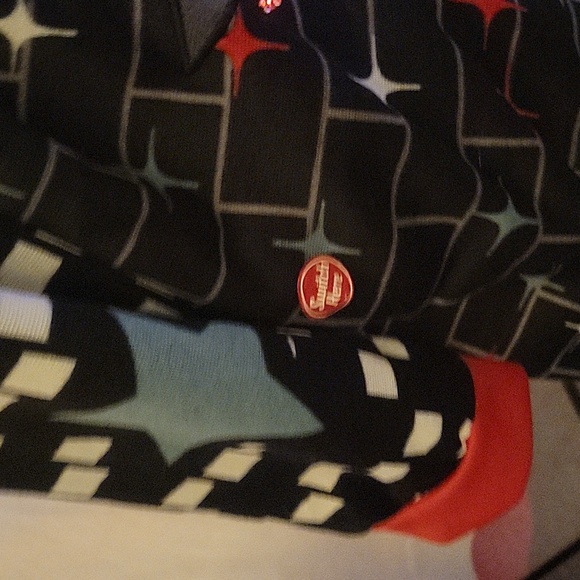 Holiday onesie size large.  Battery needs to be exchanged - Picture 5 of 12